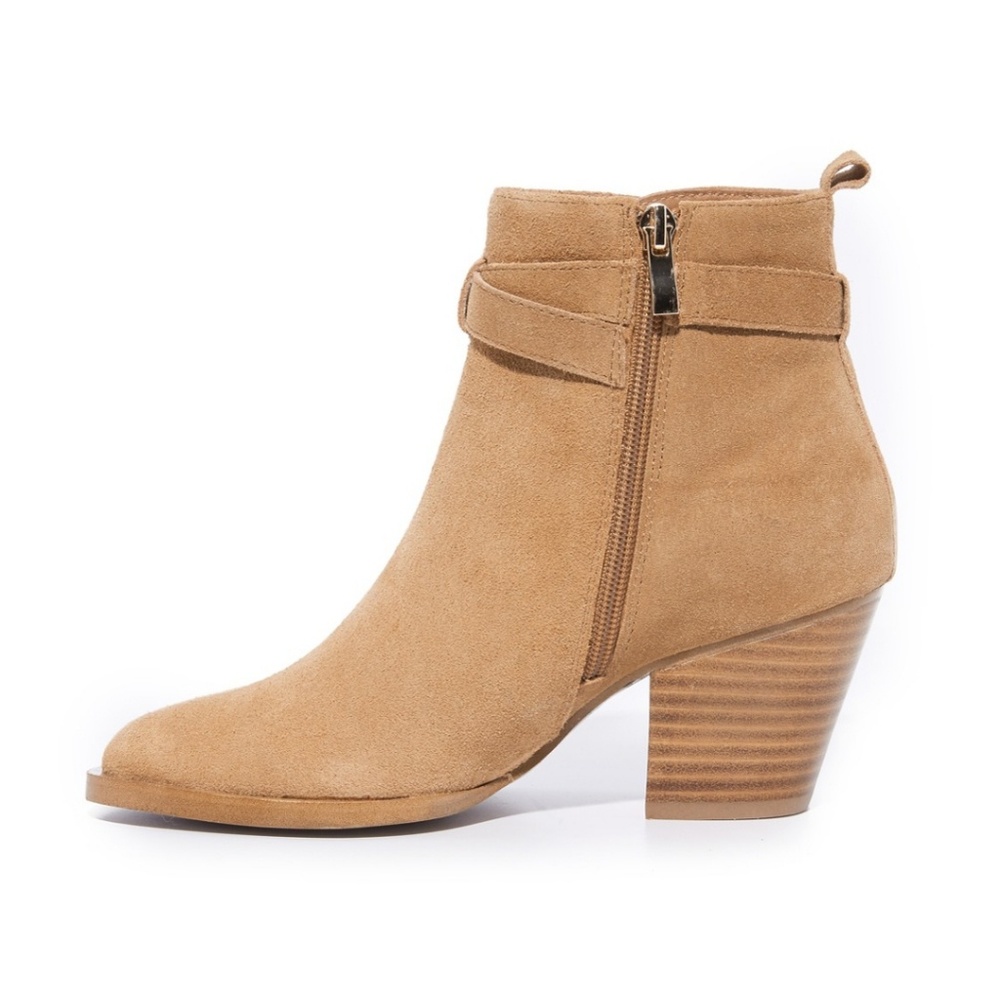 Chic Matiko Booties - Picture 3 of 6